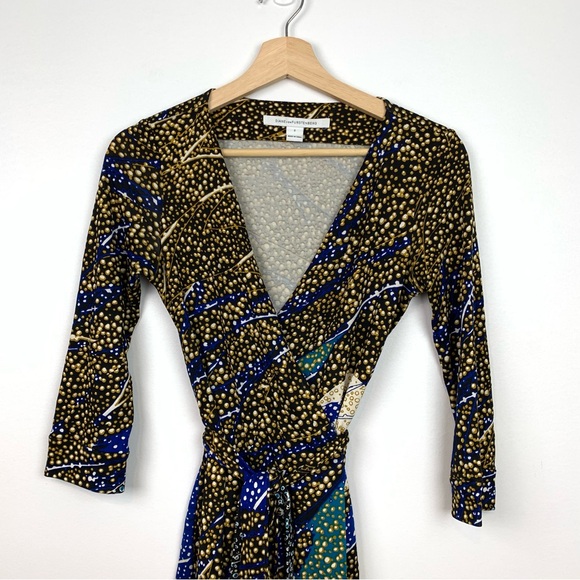 Diane Von Furstenberg Wrap Dress Silk Sz 2 Galaxy Celestial Black Blue Belted - Picture 2 of 11